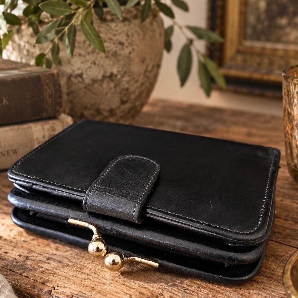 Vintage Coach Black Leather Wallet Kisslock Tanned